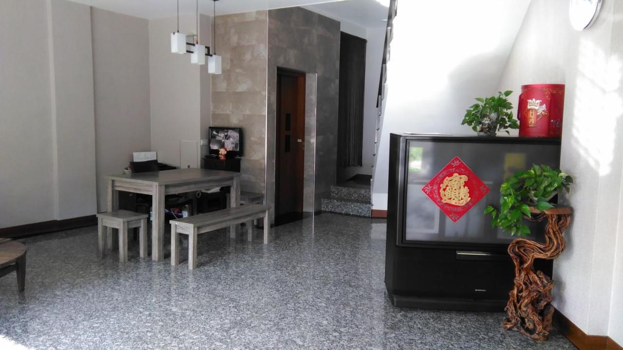 社長的家 Apartment หลัวตง ภายนอก รูปภาพ