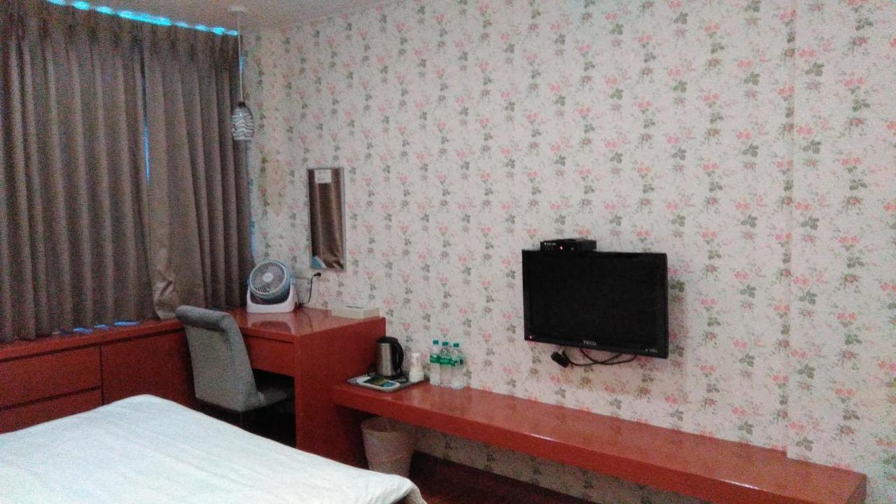社長的家 Apartment หลัวตง ภายนอก รูปภาพ